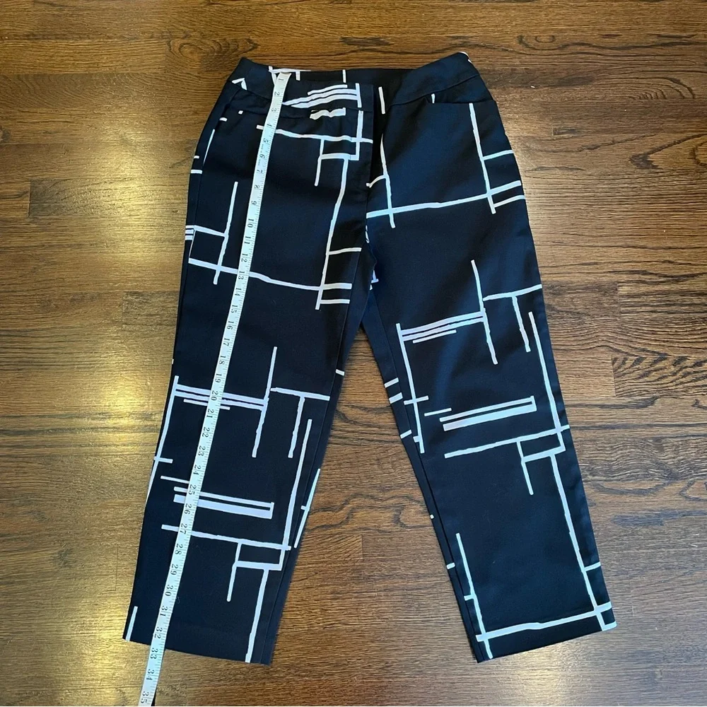 INVESTMENTS Women’s- Sz 6 - BLACK-WHITE CAPRIS - Picture 7 of 11